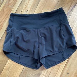 Lululemon High Rise Speed Up short, 2.5”